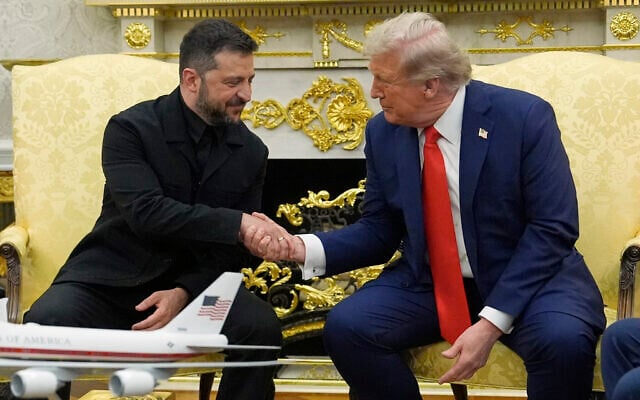 US President Donald Trump meets with Ukrainian President Volodymyr Zelensky in the Oval Office at the White House on August 18, 2025, in Washington, DC. (AP Photo/ Julia Demaree Nikhinson)