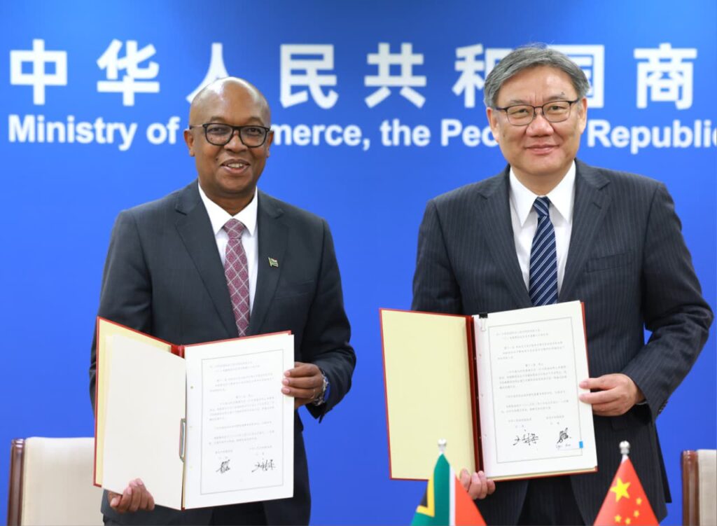 Minister Parks Tau and China’s Minister of Commerce, Wang Wentao, have signed the China–Africa Economic Partnership Agreement (CAEPA), a landmark deal set to grant South African exports duty-free access to the Chinese market while boosting investment into South Africa’s economy.