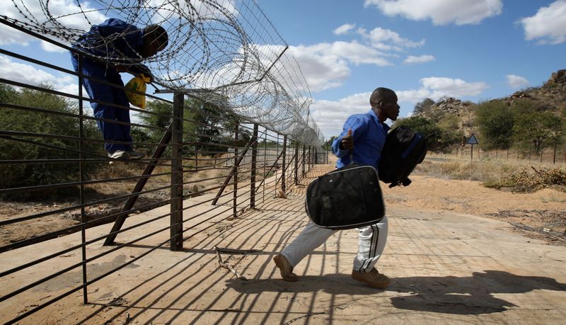 illegal immigration - south africa - migrants - image: John Moore / Getty Images