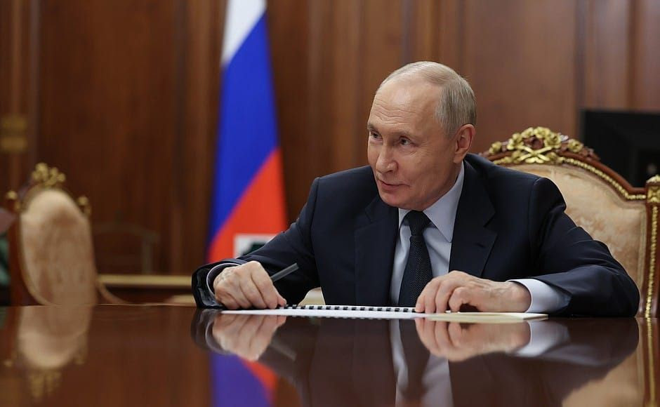 Russian President Vladimir Putin issued a sharp warning that downtown Kiev would be attacked, if Zelensky’s May 4 threats materialized. Credit: kremlin.ru