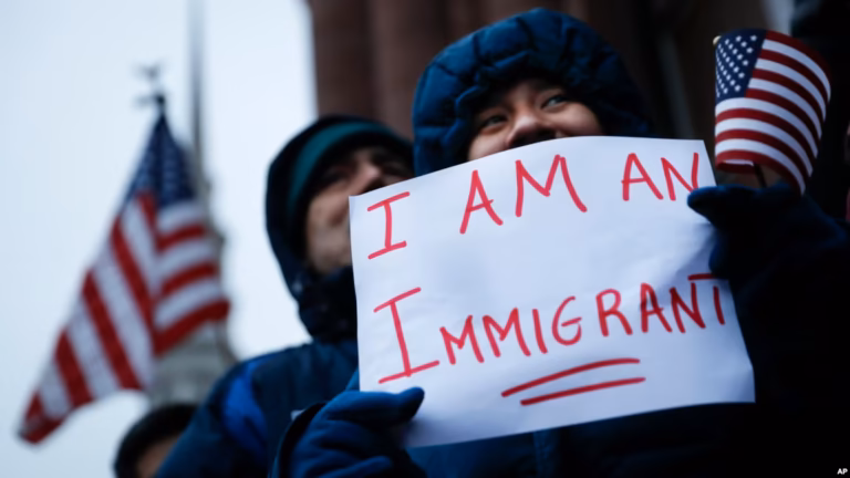 WITHOUT IMMIGRANTS, AMERICAN LABOUR FORCE KEEPS SHRINKING - image: AP