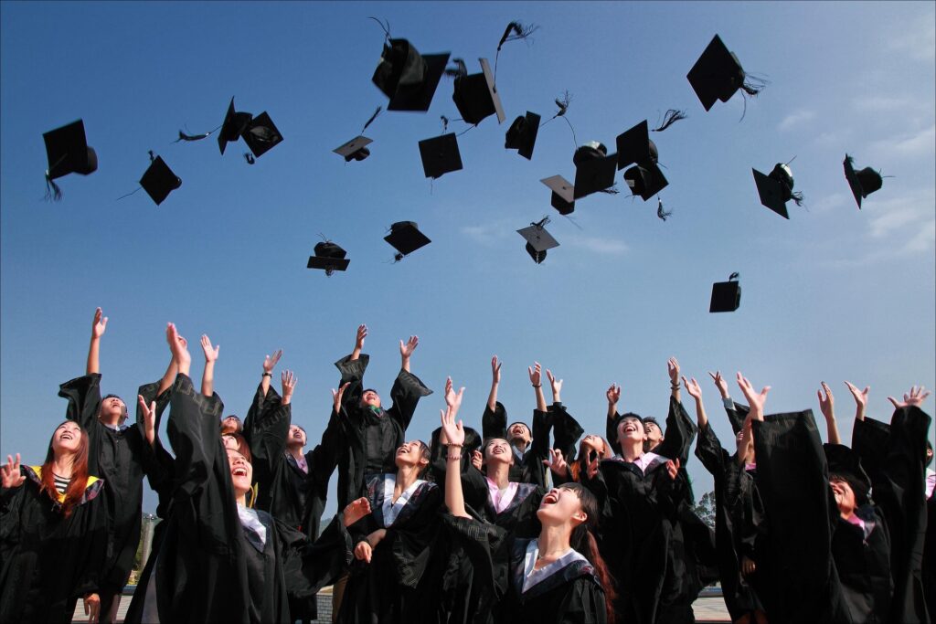 GRADUATION GROUP IMAGE - IMAGE: TUW (UNI)