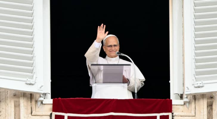 AFTER SURGERY, POPE ADDRESSES ST. PETER'S SQUARE CROWD IN A 'FIRM, CLEAR VOICE' - IMAGE: ROYA NEWS